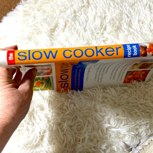 THE SLOW COOKER RECIPE BOOK Catherine Atikinson 150 record PB EUC - Picture 2 of 11
